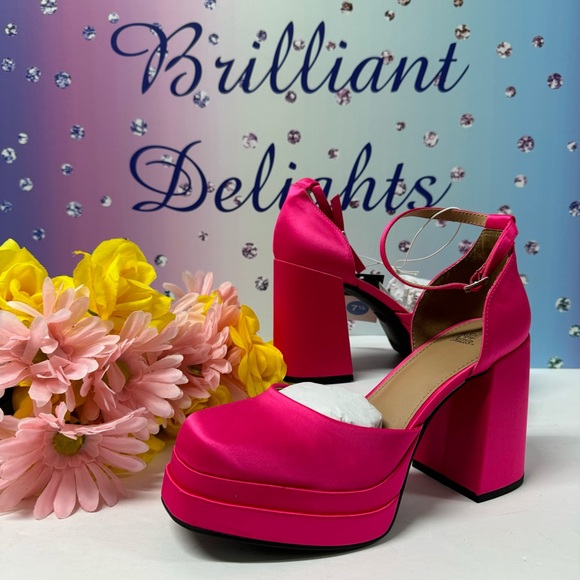 💖SALE! BARBIE PINK PLATFORM PUMPS - Picture 3 of 7